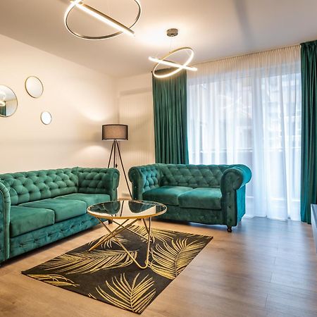 Carpatilor Apart Hotel Брашов Екстер'єр фото