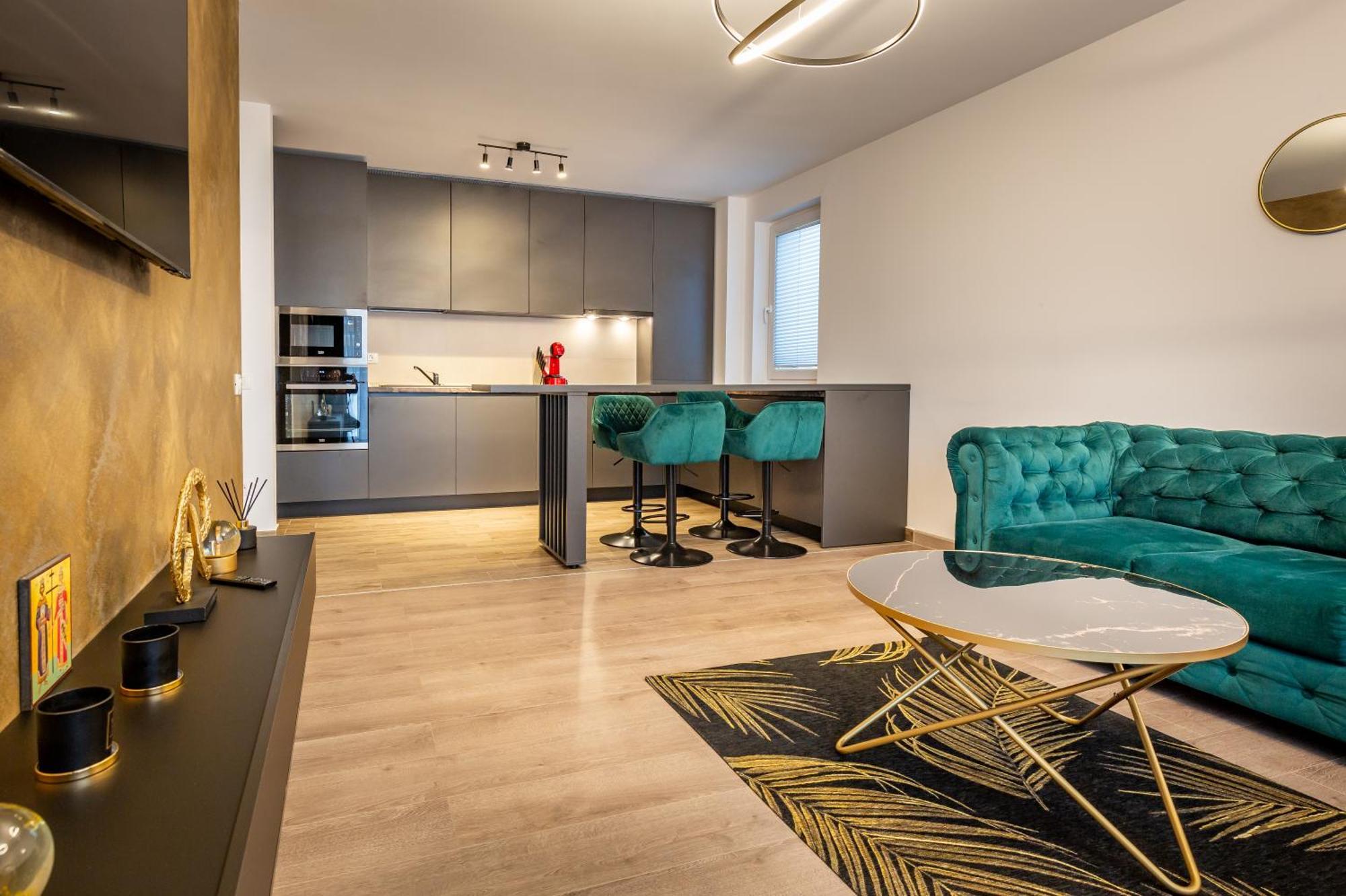 Carpatilor Apart Hotel Брашов Екстер'єр фото