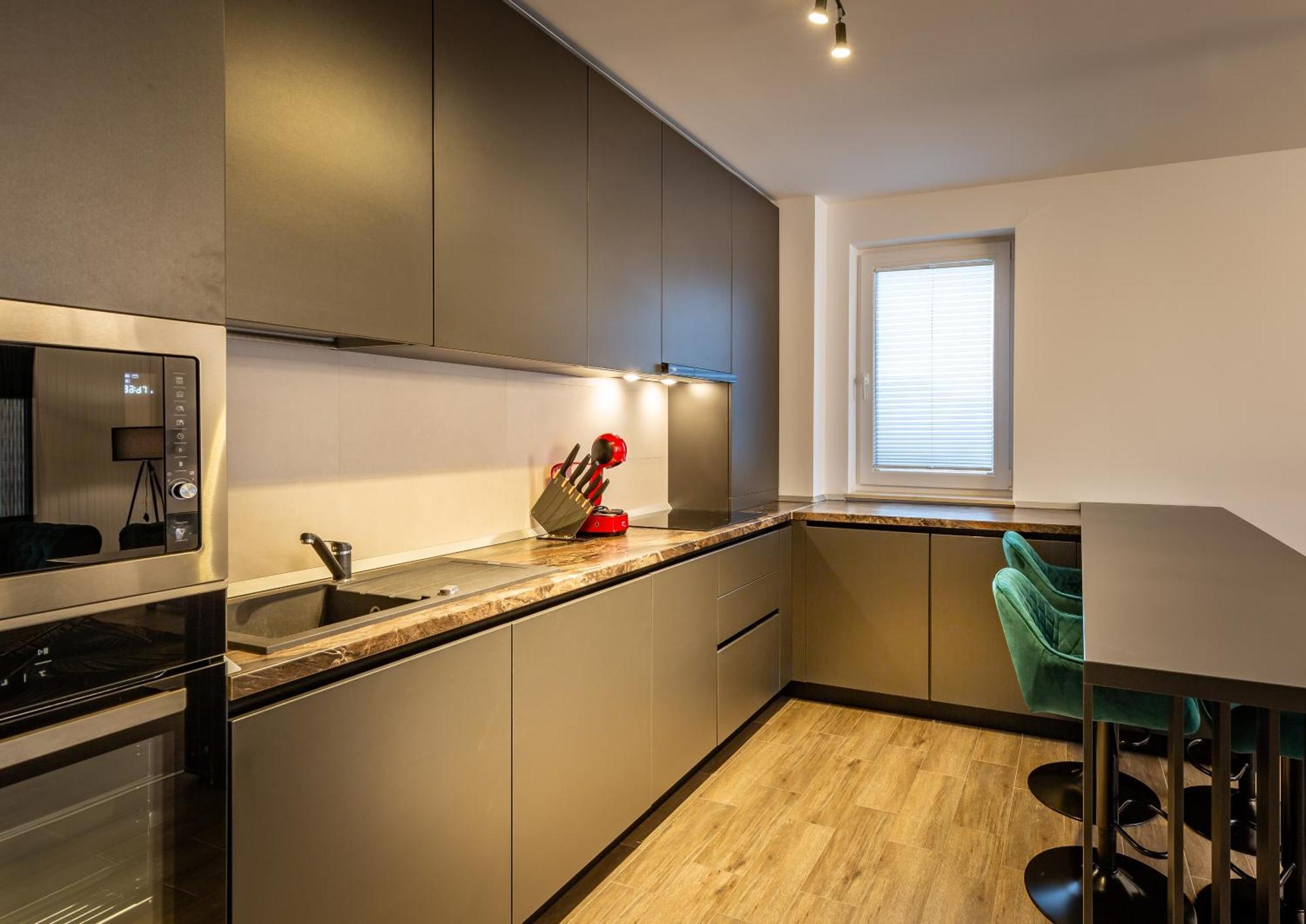 Carpatilor Apart Hotel Брашов Екстер'єр фото